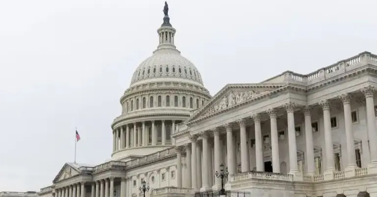 মার্কিন পার্লামেন্ট ভবন ‘ক্যাপিটল হিল’